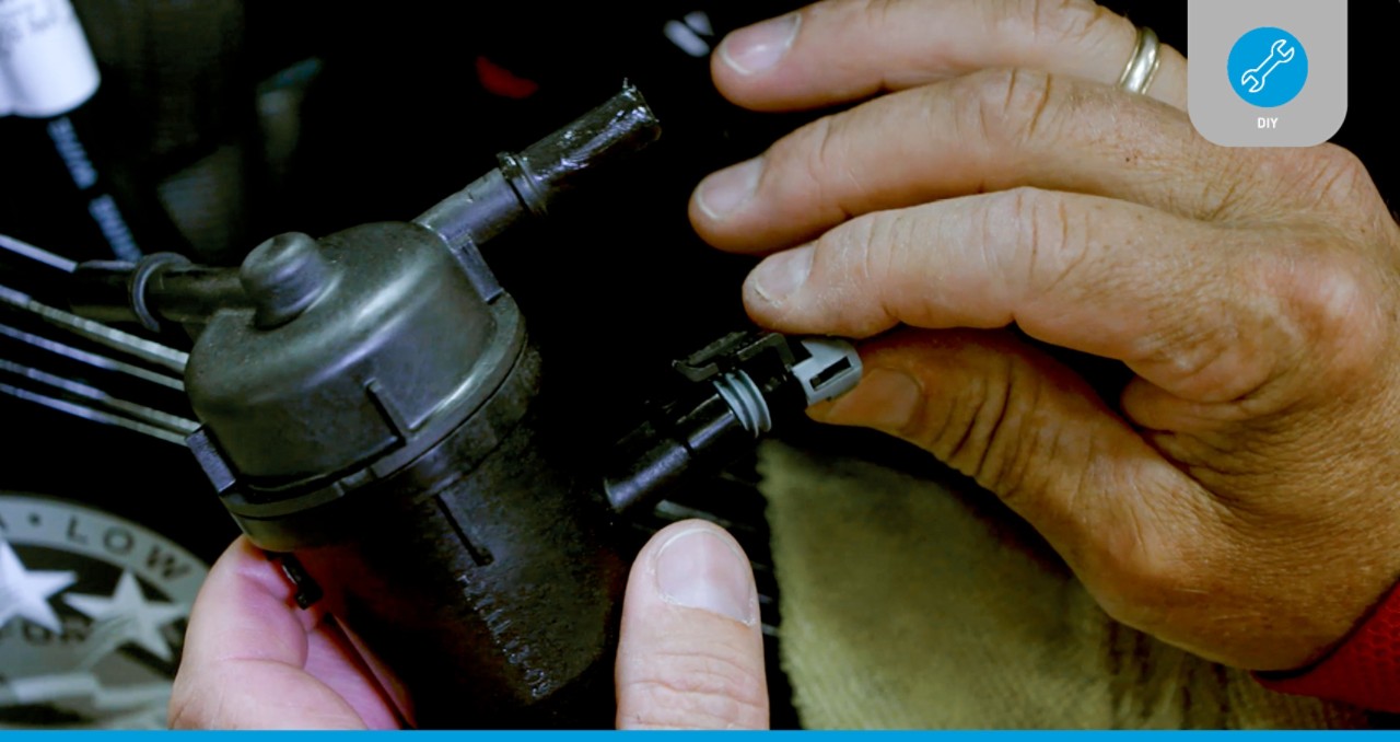 How to Change a Mercury V8 or V6 Outboard Water-Separating Fuel Filter
